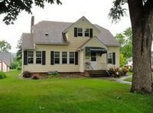 1023 3rd St W, Wabasha, MN 55981