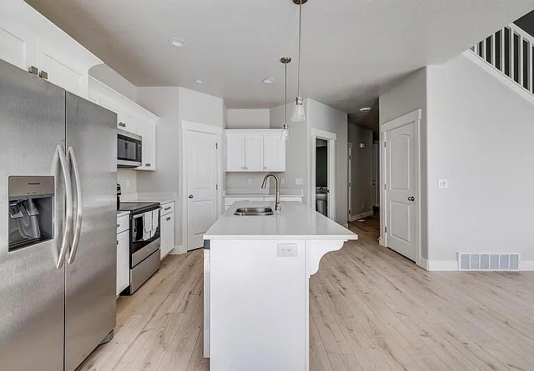 4199 W 2010 N #MASTER — Photo 7