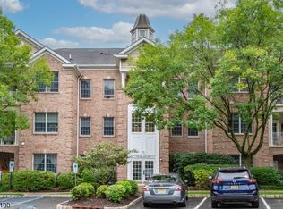 19 Zachary Way, Mount Arlington, NJ 07856