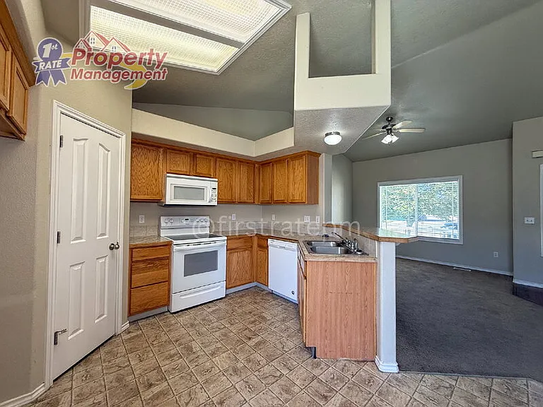 1491 W Verbena Dr — Photo 11