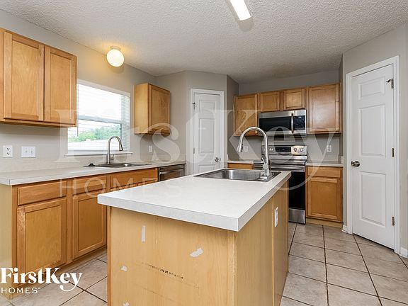 5th image of 1031 Ronlin St