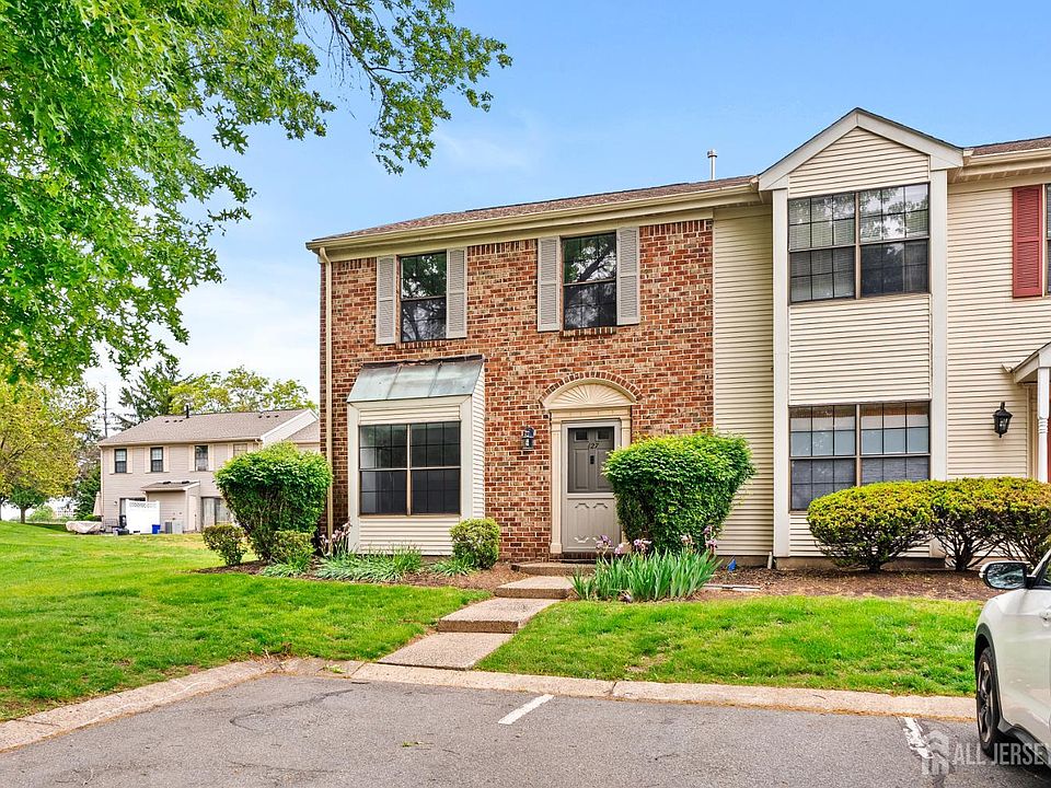 1st image of 127 Berkshire Ct