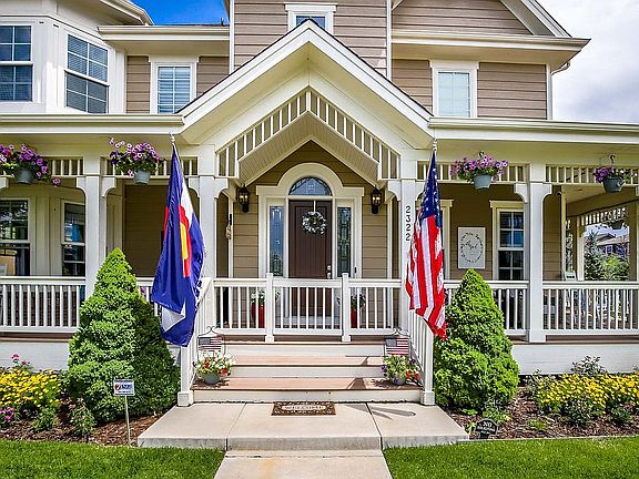 Gorgeous entry