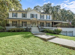 45 Twilight Ln, Putnam Valley, NY 10579