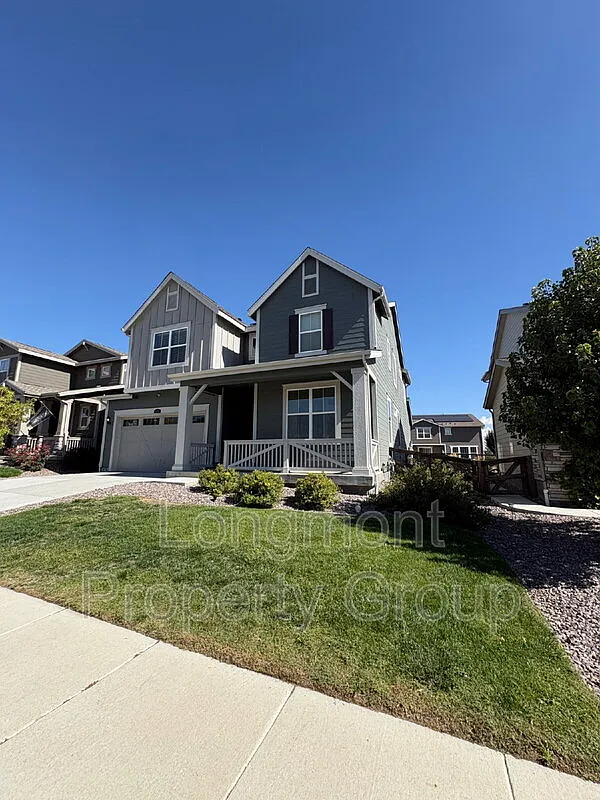 5 bed, 4.5 bath, 4721 sqft, $3,500 — Photo 2