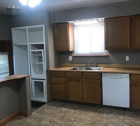 2nd image of 30909 Somerset St