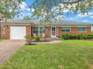 829 Hi Crest Dr, Saint Louis, MO