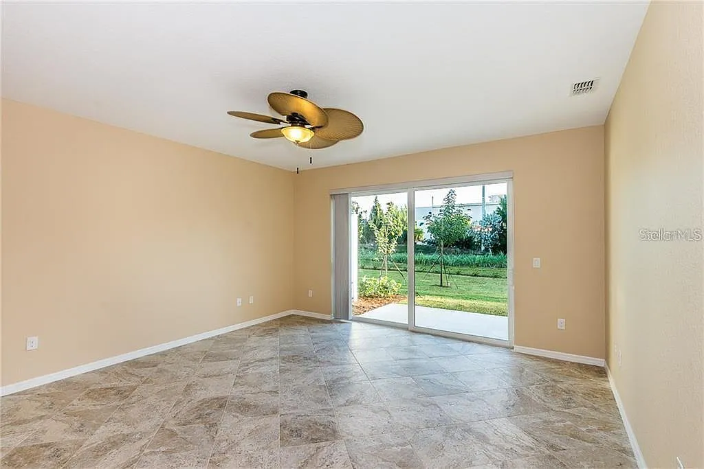 2 bed, 2.0 bath, 1208 sqft, $1,695 — Photo 3