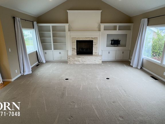 5th image of 32 Fairway Pl