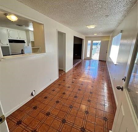 5th image of 961 Toni Ave