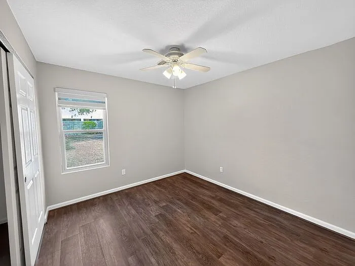 541 S Fir St — Photo 34
