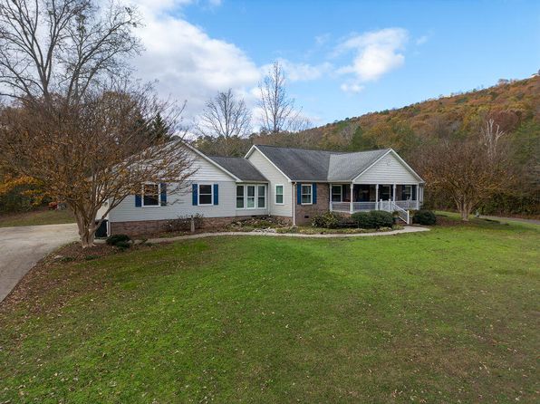 30 Meadowbrook Ln, Trenton, GA 30752