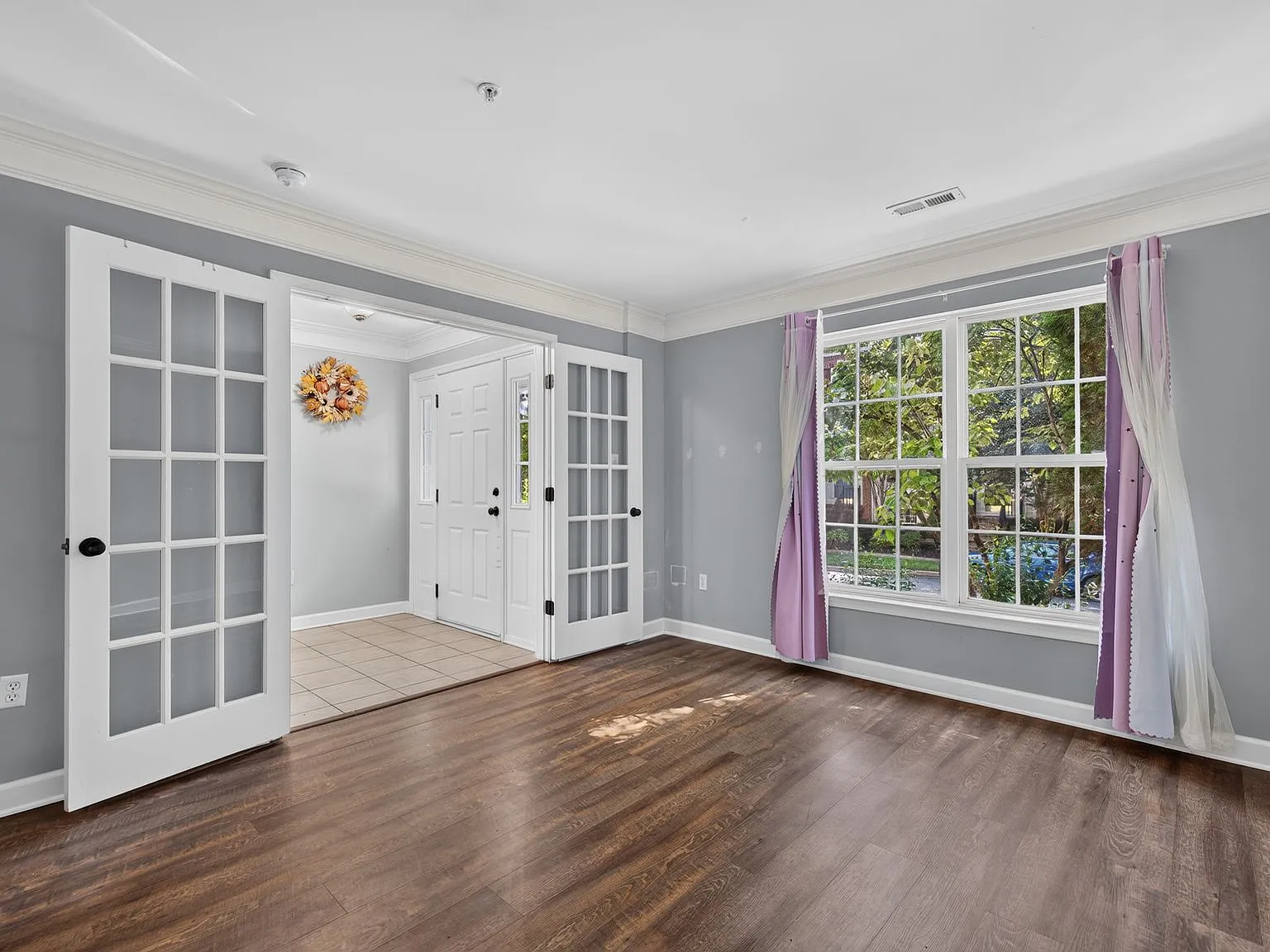 3 bed, 3.5 bath, 2442 sqft, $3,200 — Photo 2
