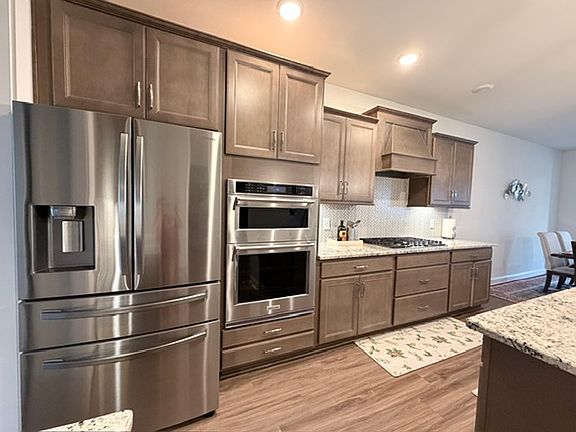 4th image of 835 Chalkstone Ln