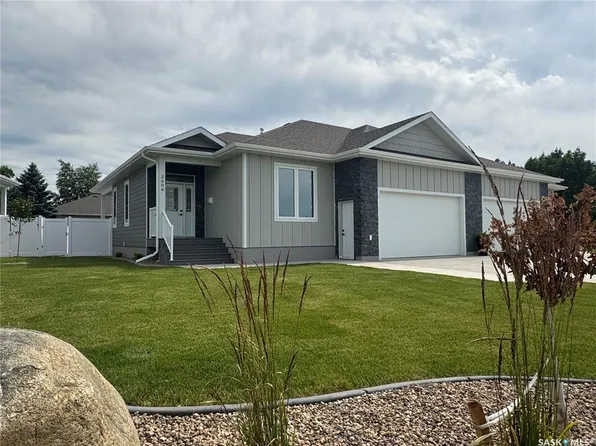 2604 Sandpiper ROAD, North Battleford, SK S9A 3Z3