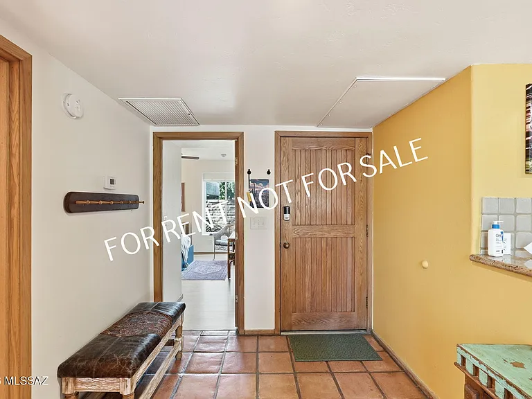 2824 E Sierra Vista Rd — Photo 5