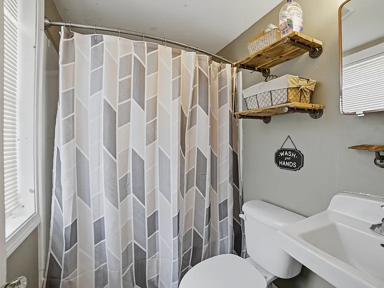 168 Greenwood St #2 — Photo 7