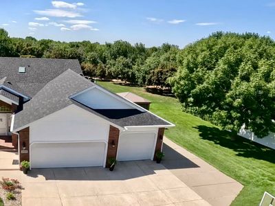 5300 Apple Creek Dr, Bismarck, ND, 58504