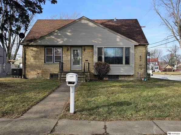 1949 N Park Ave, Fremont, NE 68025