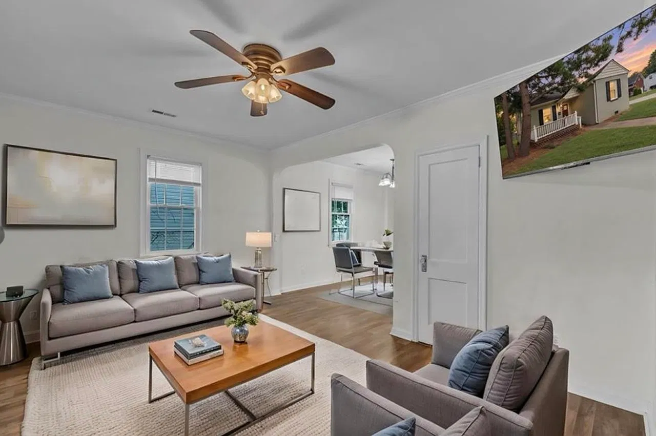 3 bed, 1350 sqft, $2,200 — Photo 3