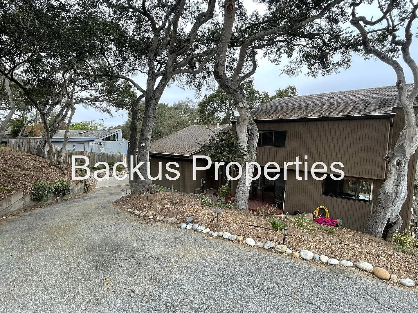 Wonderful Home in Charter Oaks — Photo 1