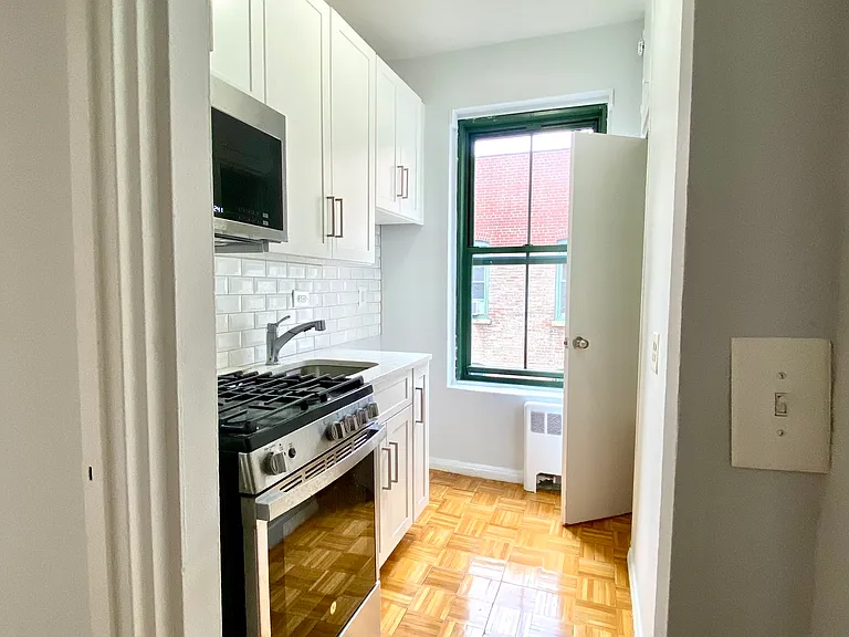 531 E 78th St #6E — Photo 1