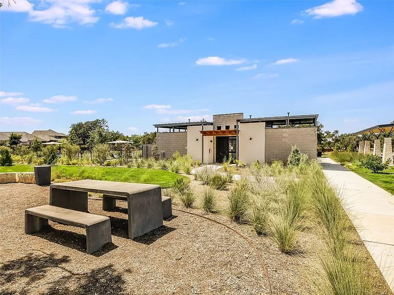 612 Jefferson Dr — Photo 32