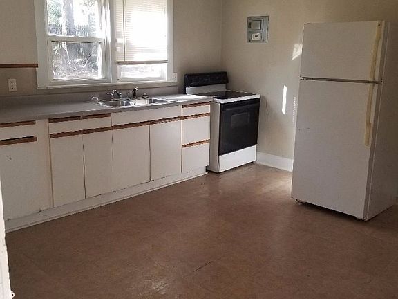 5th image of 420 Beech St