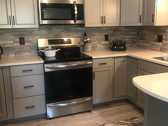 5th image of 2151 Eugene St