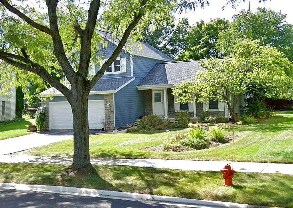2377 Bennington Ct photo 1