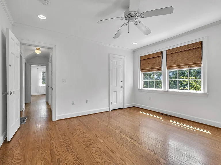 520 32nd Ave S — Photo 33