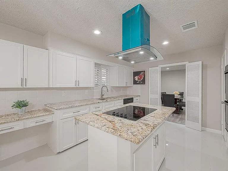 6107 Sanford Rd — Photo 21