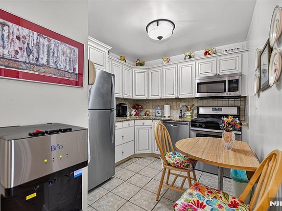 3rd image of 2100 Linwood Ave APT 19B