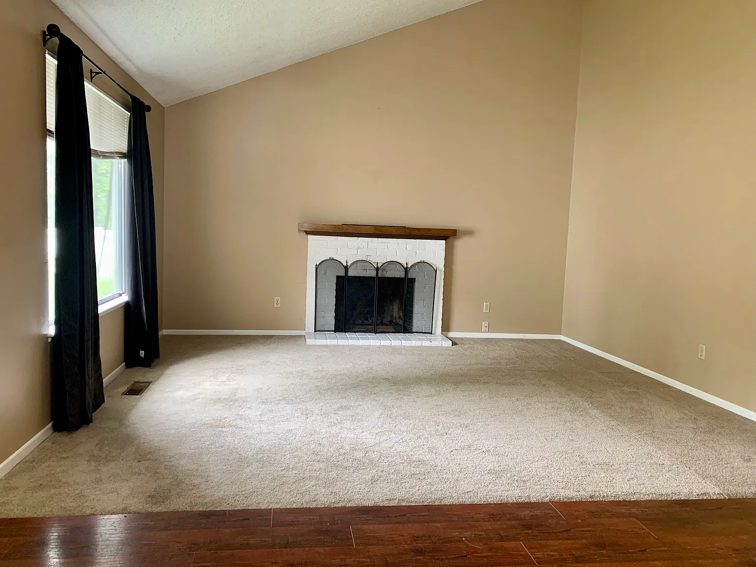 2 bed, 1008 sqft, $1,895 — Photo 1