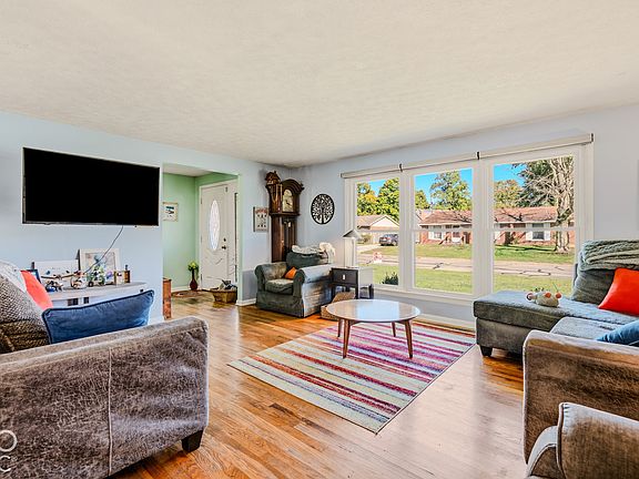 4th image of 2810 Jordan Dr