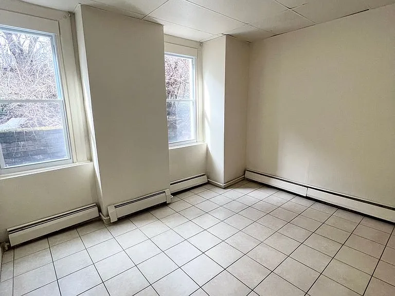 135 Koehler Street — Photo 9