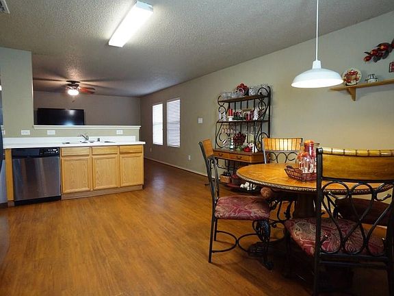 4th image of 1811 Brookwood Dr