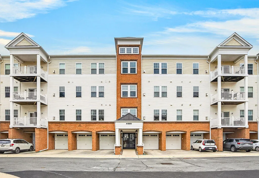 3 bed, 1524 sqft, $2,700 — Photo 1