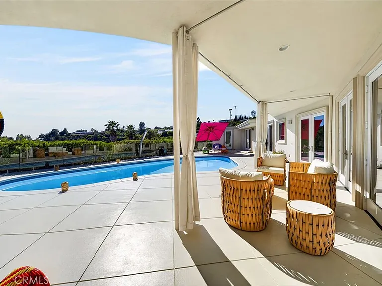 1625 Loma Vista Dr — Photo 32