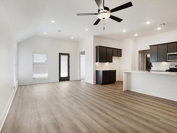 4th image of 4300 Hummingbird Dr