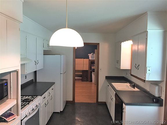 4th image of 1526 S 76th East Ave
