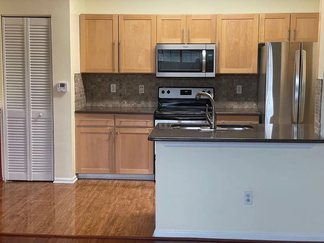 1 bed, 1.0 bath, 599 sqft, $1,665 — Photo 4