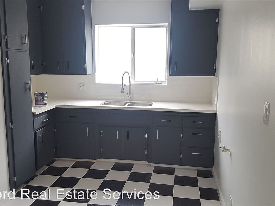 1st image of 501 S Kingsley Dr APT 9