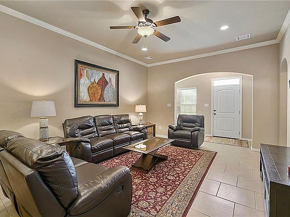 2nd image of 3817 Silverthorne Ln