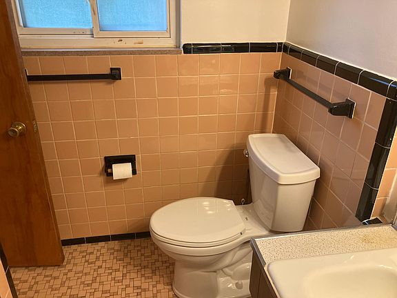 5th image of 24948 Powers Ave