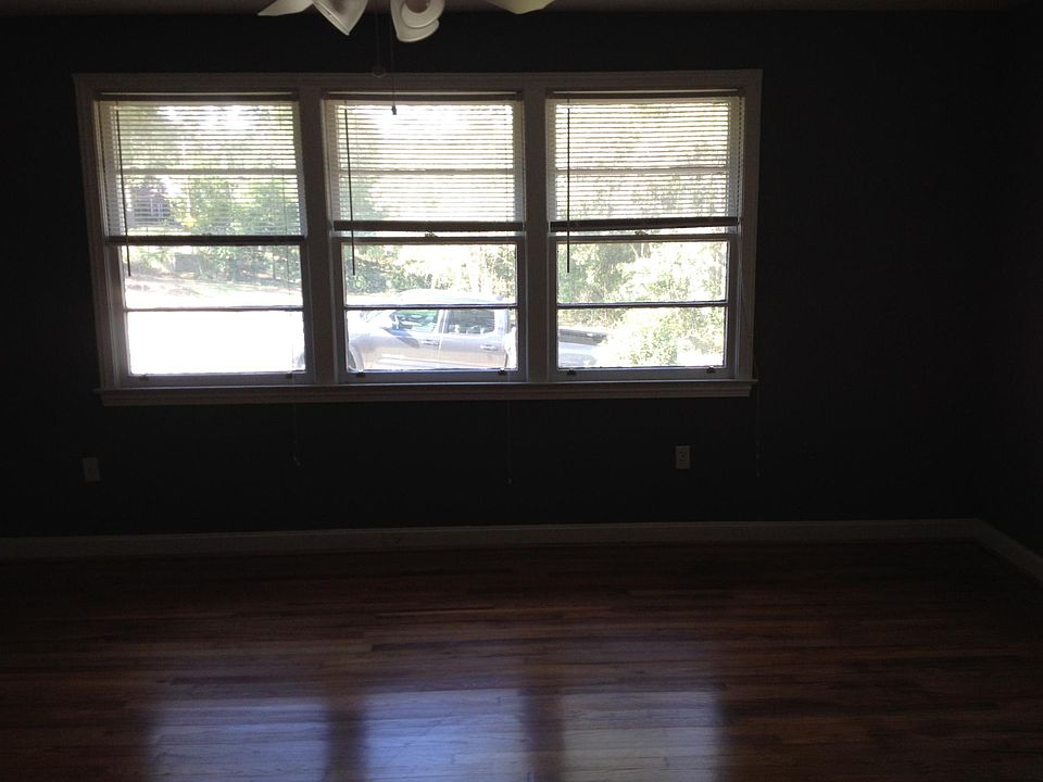 1st image of 806 Townes St