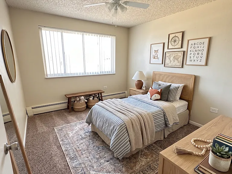 1420 W 71st Pl — Photo 15