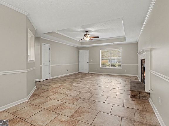 3rd image of 1496 Arnold Dr