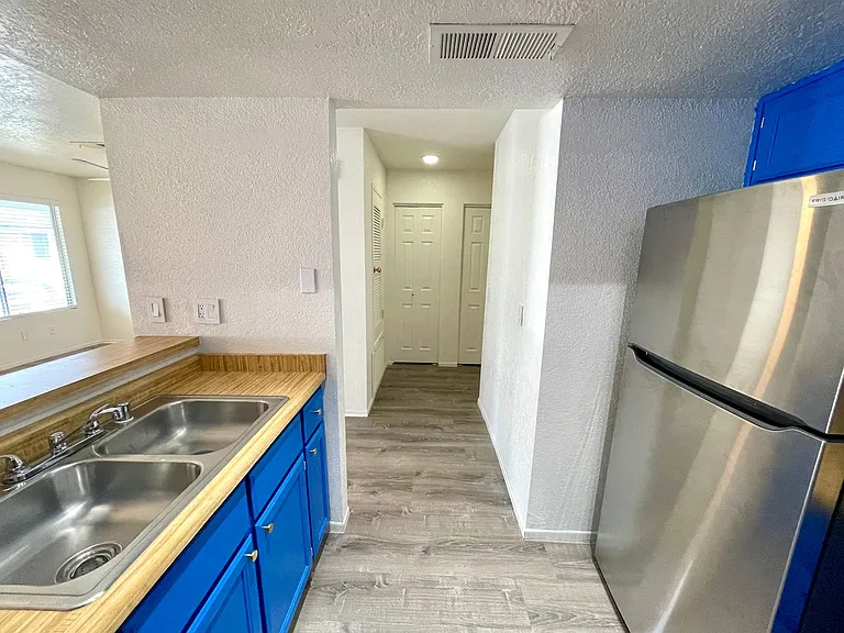 1800 Clubhouse Dr #157 — Photo 12