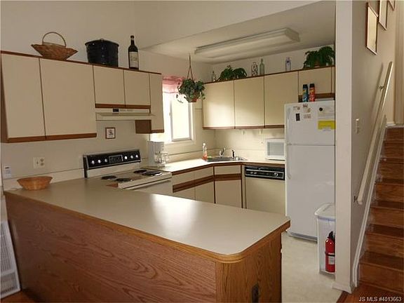 3rd image of 303 Liberty Ave #1